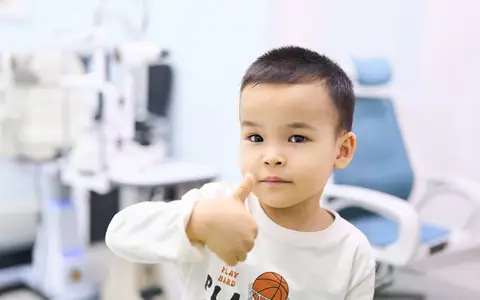 Мальчик в кабинете детской диагностики BABY EYE CLINIC