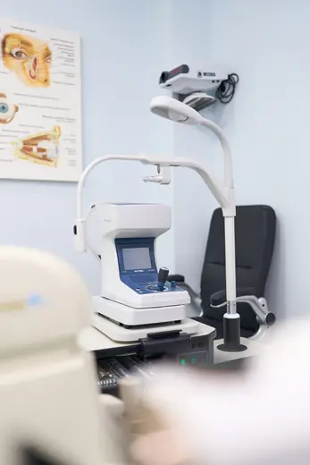 Авторефрактометр POTEC в детском кабинете BABY EYE CLINIC