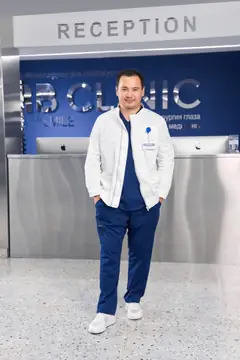 Ресепшен RB CLINIC на Орынбор, 12: сюда приезжают за очками и на операцию