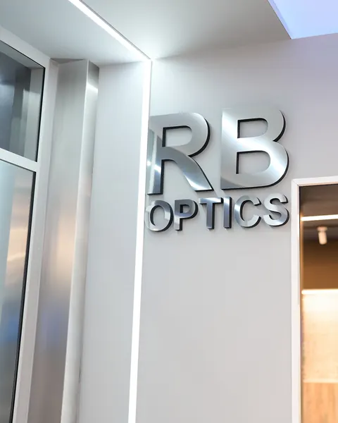 Оптика RB OPTICS на первом этаже RB CLINIC
