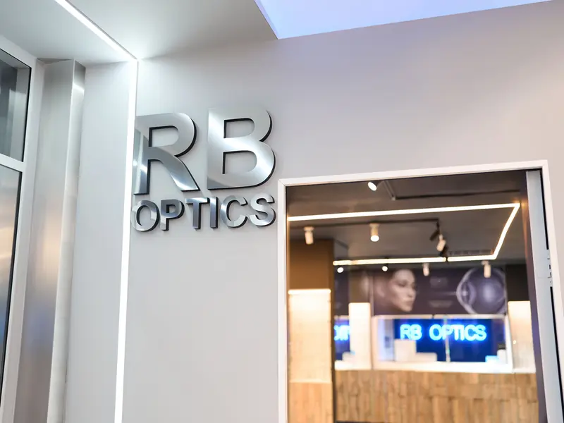 Вход в оптику RB OPTICS на Орынбор, 12