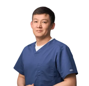 Дарбузов Руслан Нурлыбекович, офтальмохирург RB CLINIC