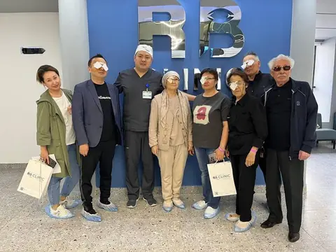 Пациенты RB CLINIC в холле в день замены хрусталика, снимок 19 из 56