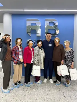 Пациенты RB CLINIC в холле в день замены хрусталика, снимок 30 из 56