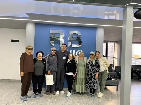 Пациенты RB CLINIC в холле в день замены хрусталика, снимок 31 из 56