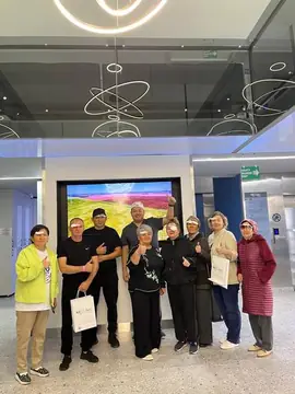 Пациенты RB CLINIC в холле в день замены хрусталика, снимок 44 из 56